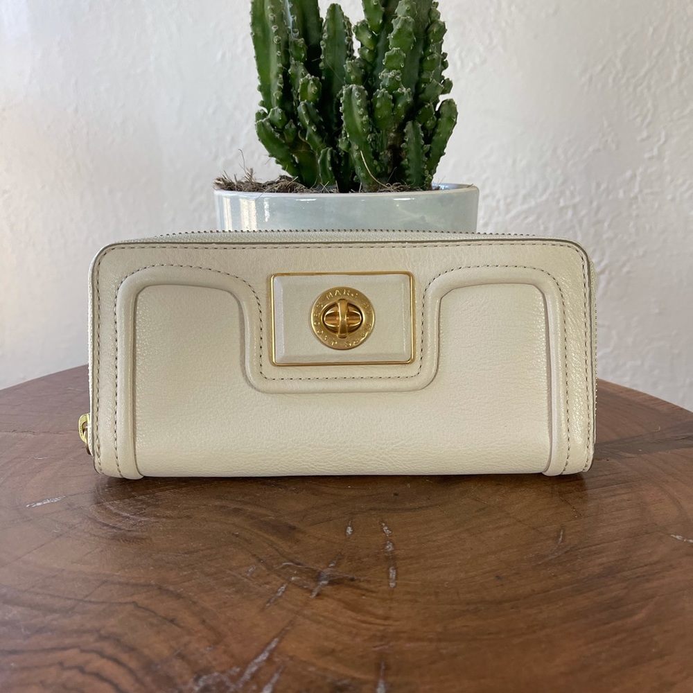 Marc Jacobs cream leather wallet